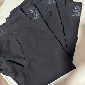 FIGS women’s black top